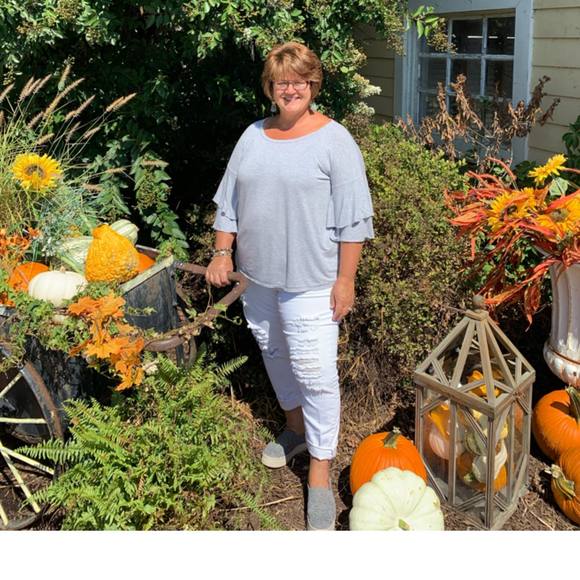 Meet your Posher, Christie - Picture 1 of 1